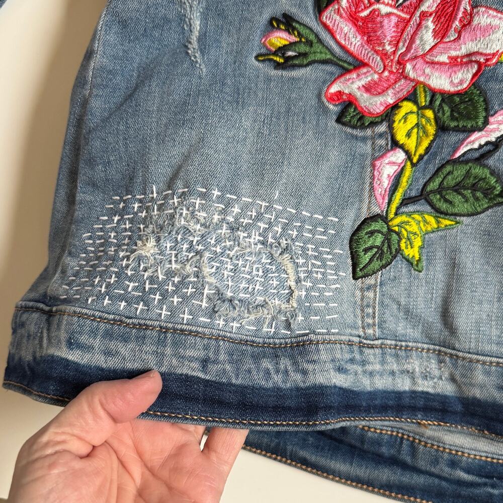 Lane Bryant Floral Embroidered Distressed Trucker Jean Jacket Sashiko Size 20 - Picture 14 of 15